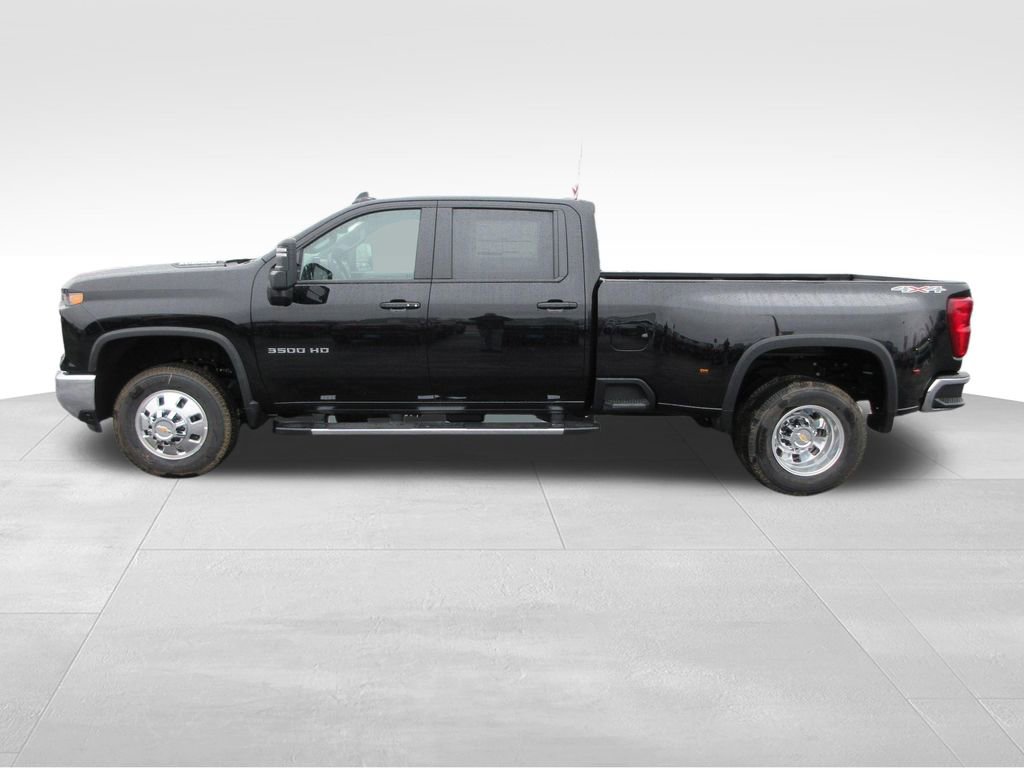 New 2026 Chevrolet Silverado 3500 LT w/ All Star Edition AWD/4WD image 2