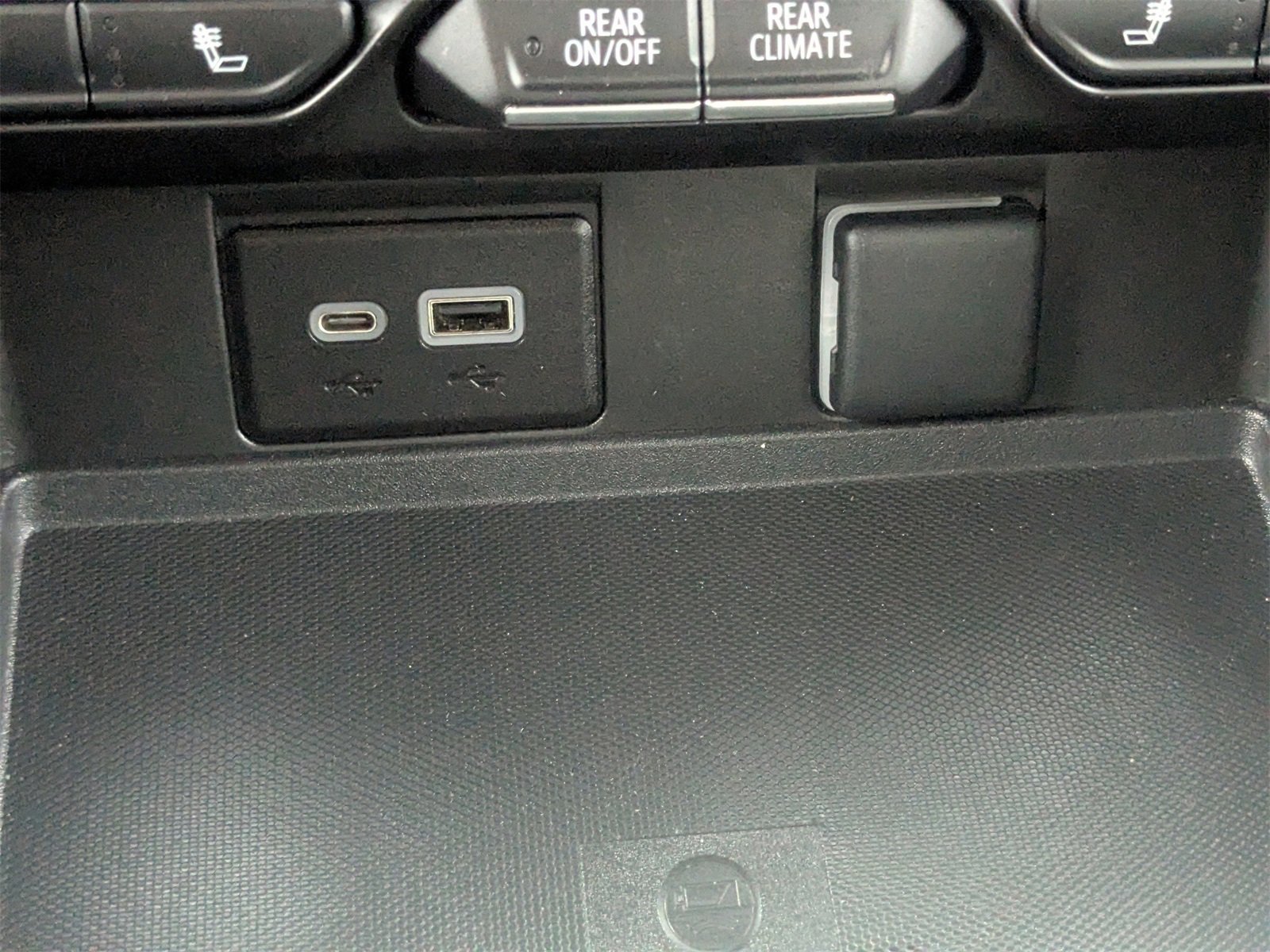 Used 2023 Chevrolet Tahoe Z71 w/ Luxury Package image 25