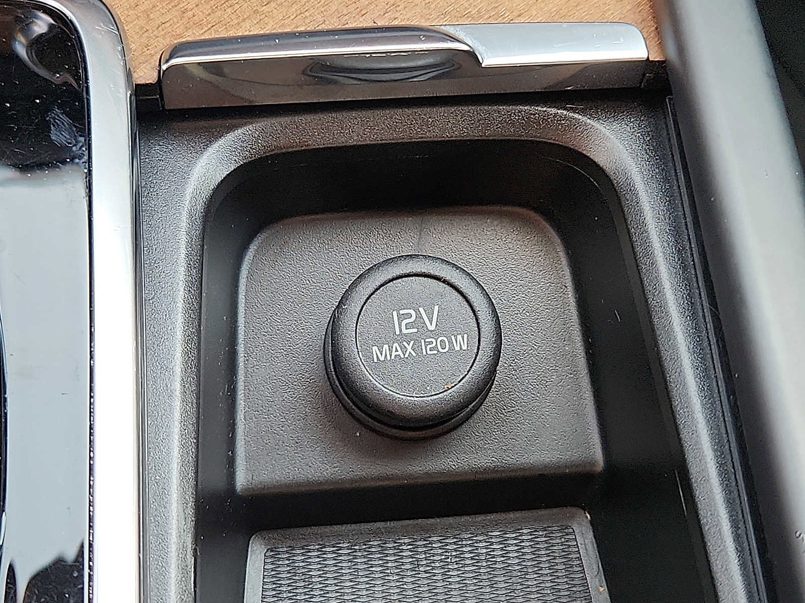 Certified 2024 Volvo XC90 B6 Plus w/ Protection Package Premier image 25