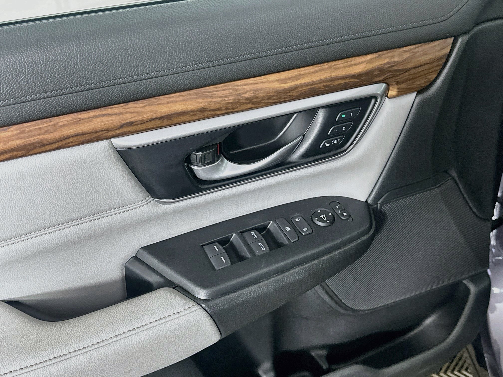 Used 2022 Honda CR-V Touring image 15