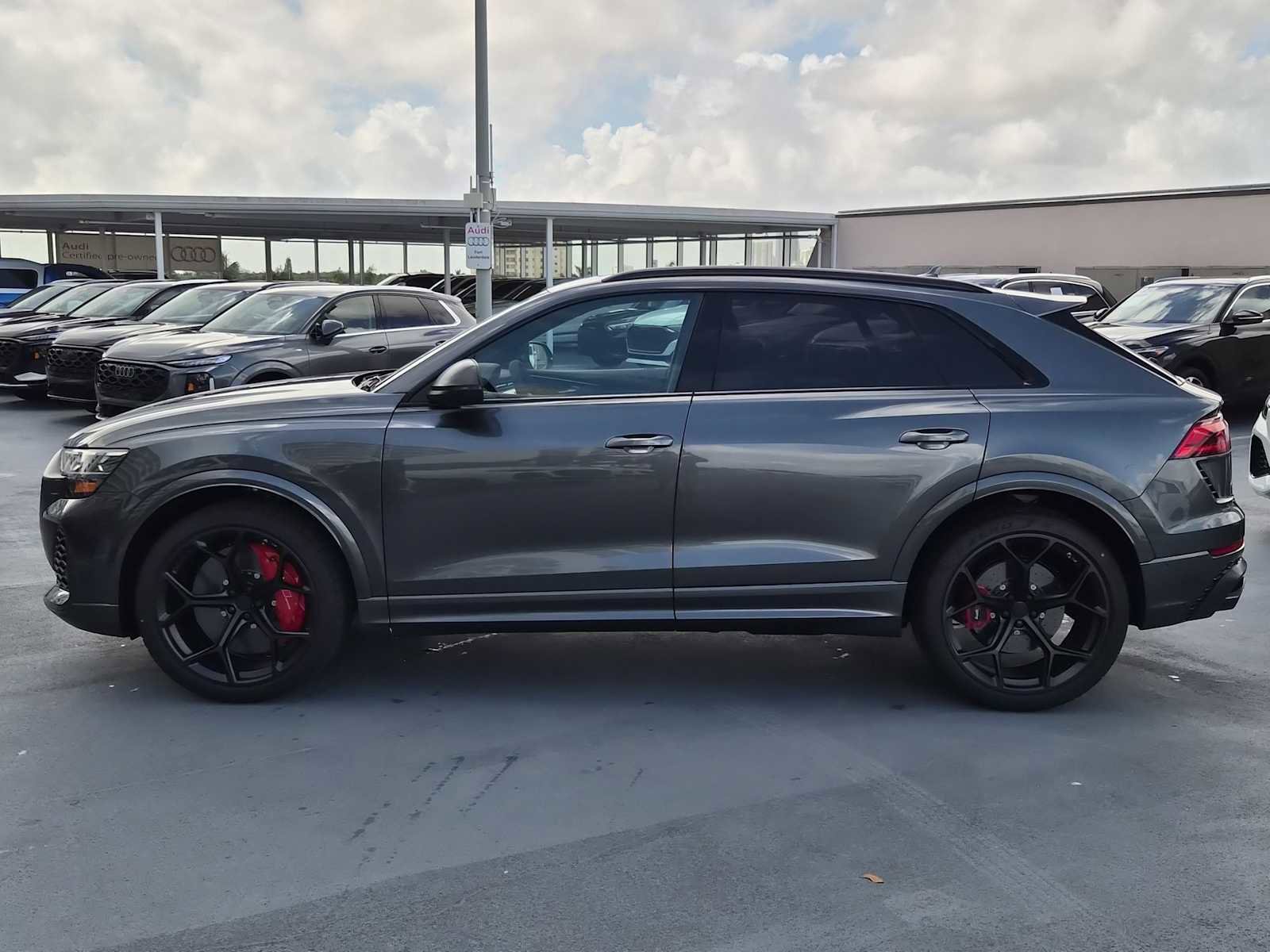 New 2026 Audi RS Q8 performance image 3