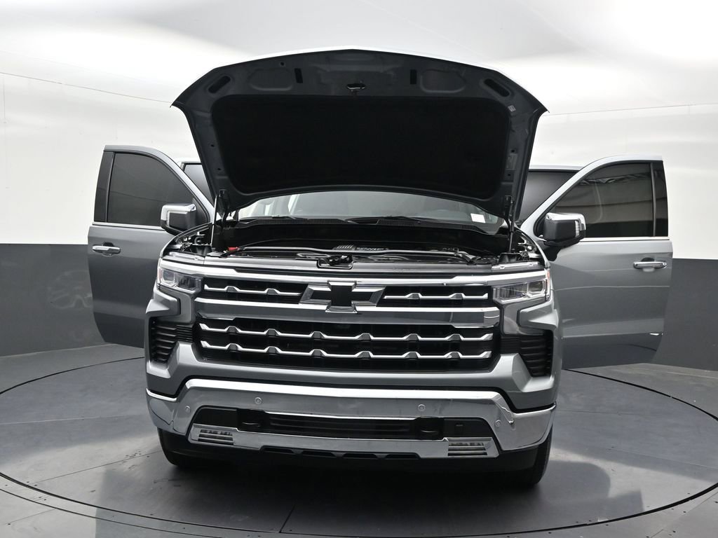 Used 2025 Chevrolet Silverado 1500 LTZ RWD image 40
