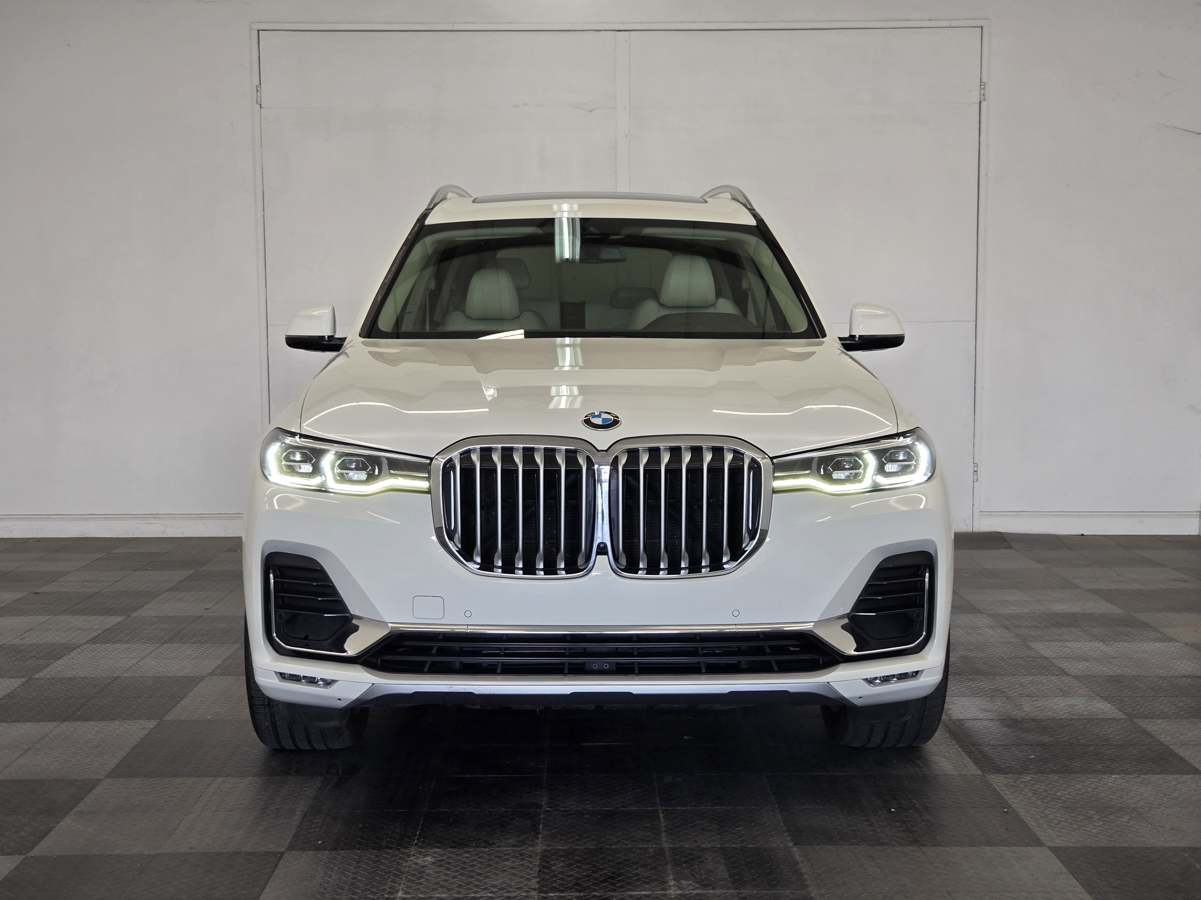 Used 2019 BMW X7 xDrive40i w/ Cold Weather Package AWD/4WD image 3