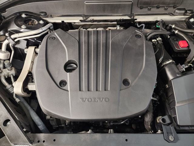 Used 2023 Volvo XC60 B5 Plus image 33