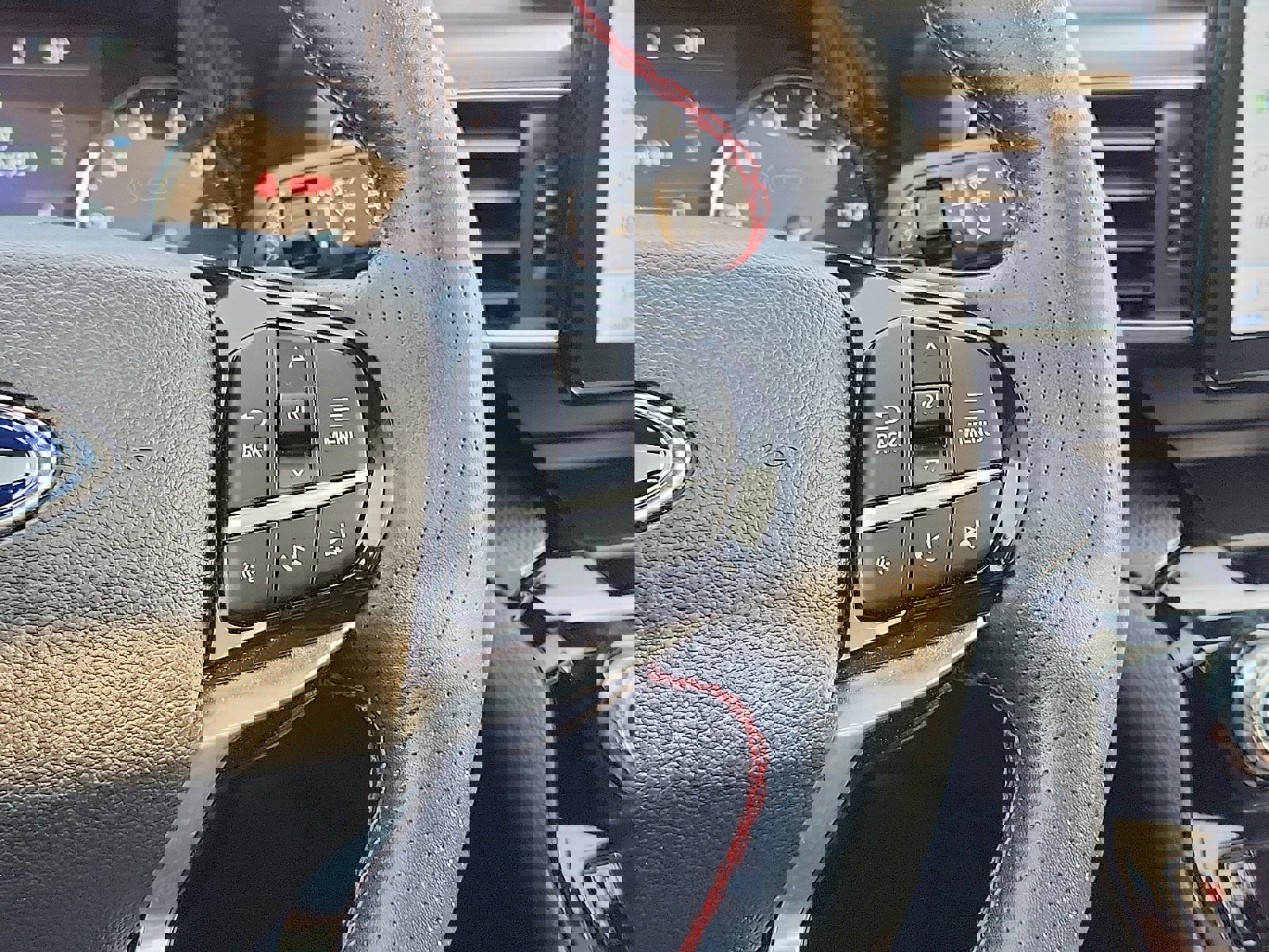 Certified 2022 Ford Explorer ST-Line w/ Class IV Trailer Tow Package AWD/4WD image 25