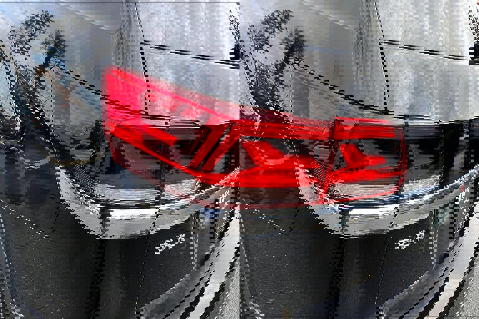 Used 2021 Volkswagen Atlas SEL R-Line image 27