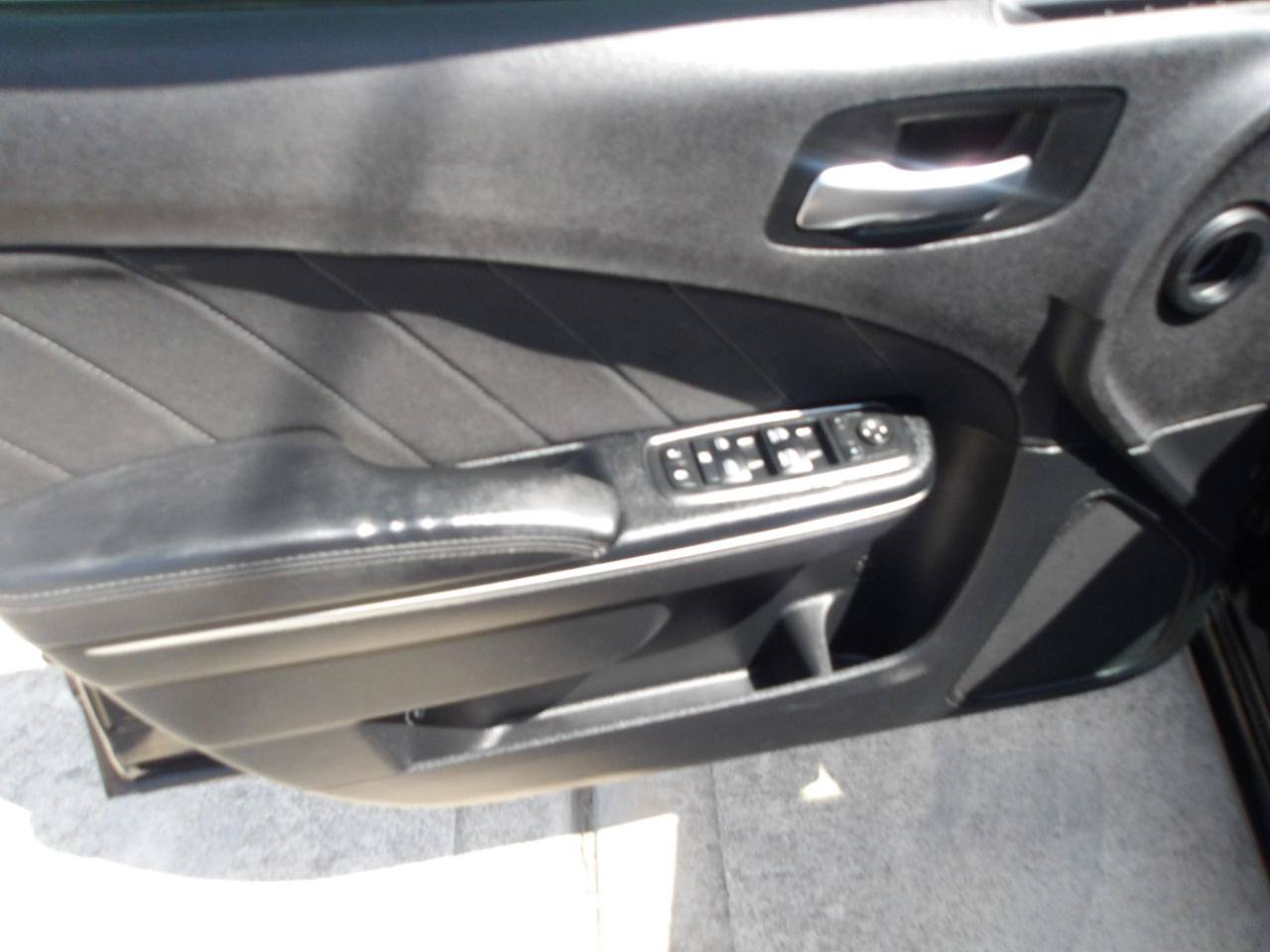 Used 2016 Dodge Charger SXT RWD image 18