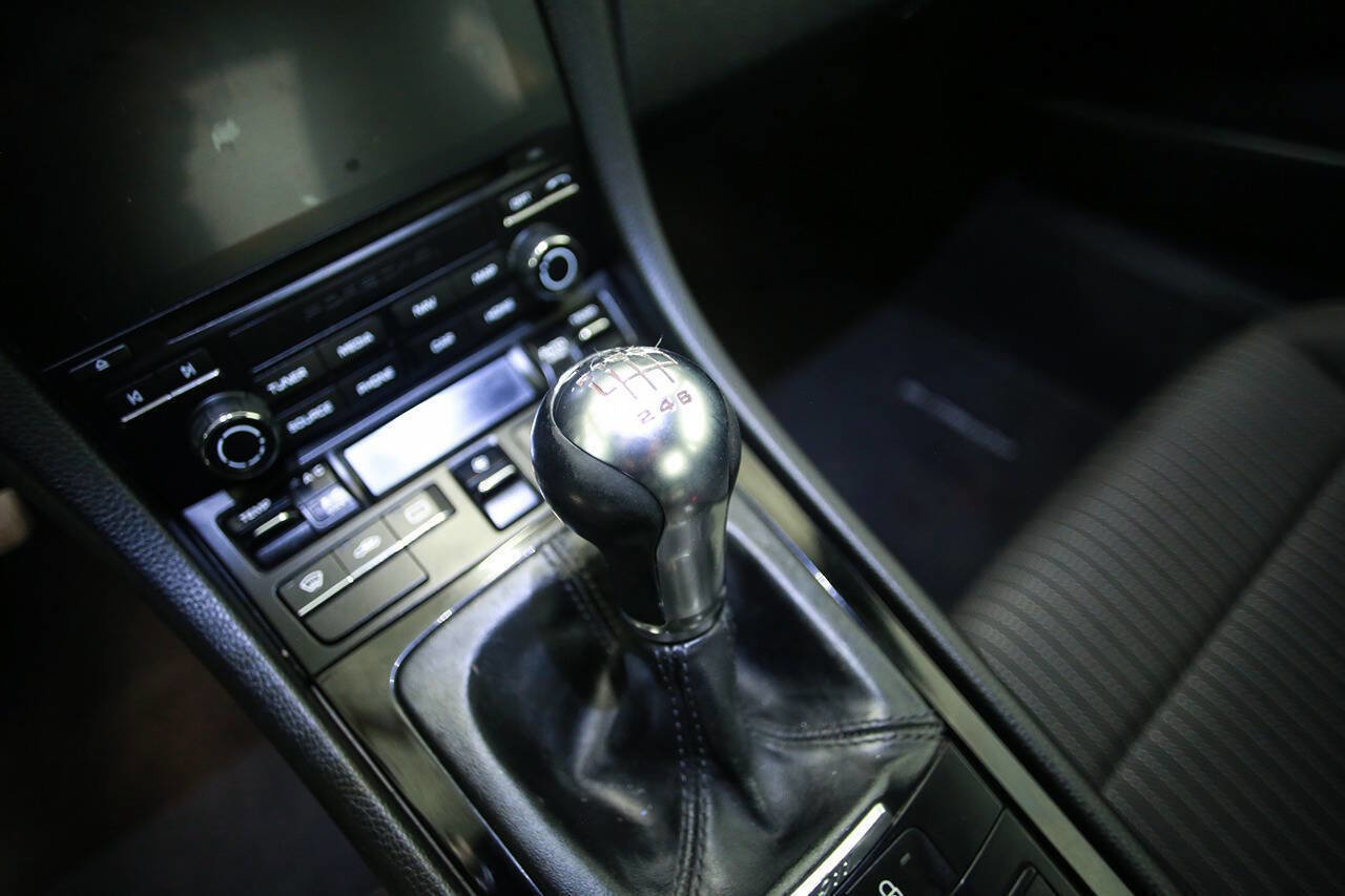 Used 2018 Porsche 911 Carrera T image 19