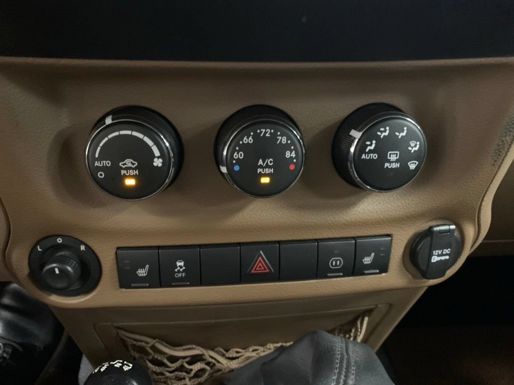 Used 2012 Jeep Wrangler Sahara w/ Dual Top Group AWD/4WD image 19