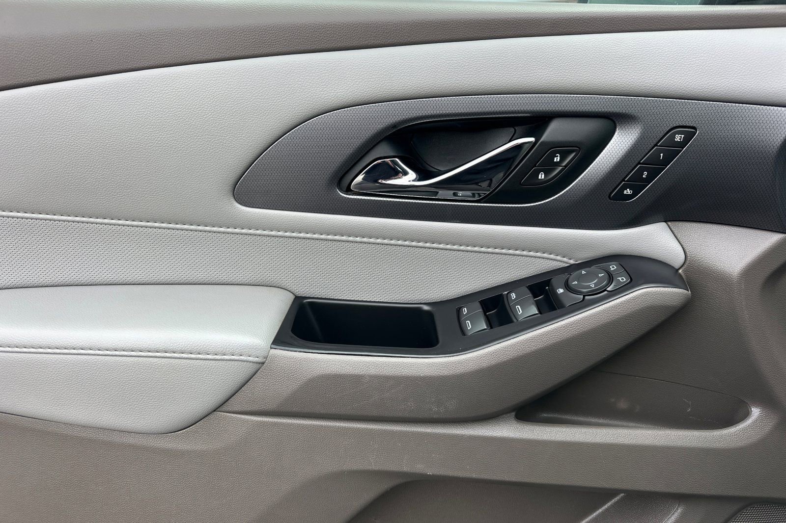 Used 2021 Chevrolet Traverse Premier w/ LPO, Floor Liner Package image 10