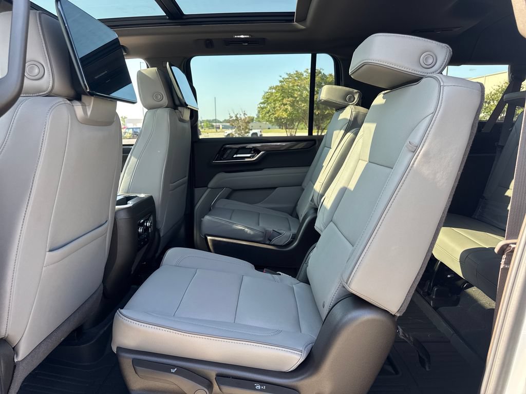 New 2026 GMC Yukon XL Elevation AWD/4WD image 12