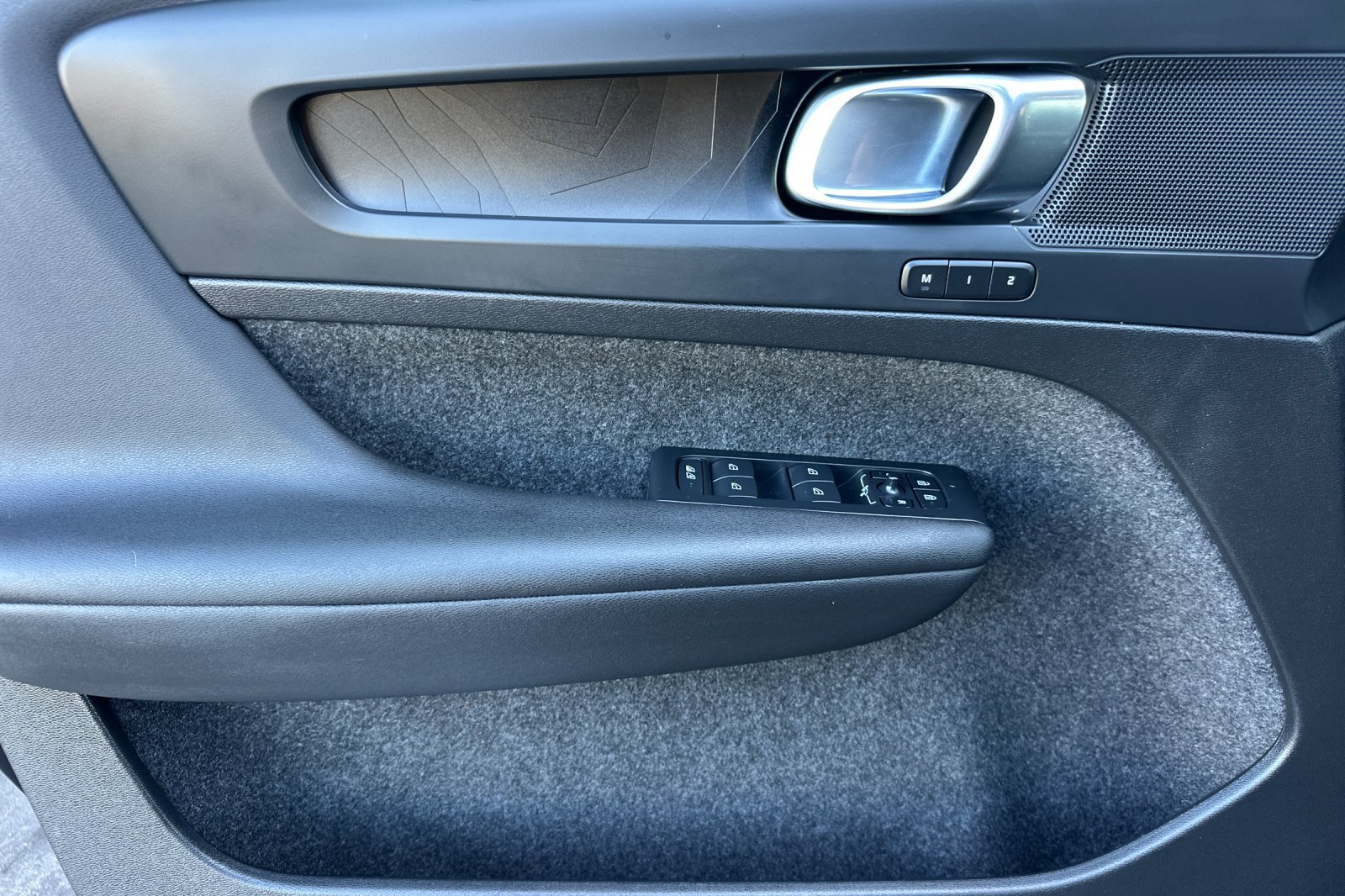 Certified 2023 Volvo XC40 Recharge Plus w/ Protection Package Premier AWD/4WD image 11