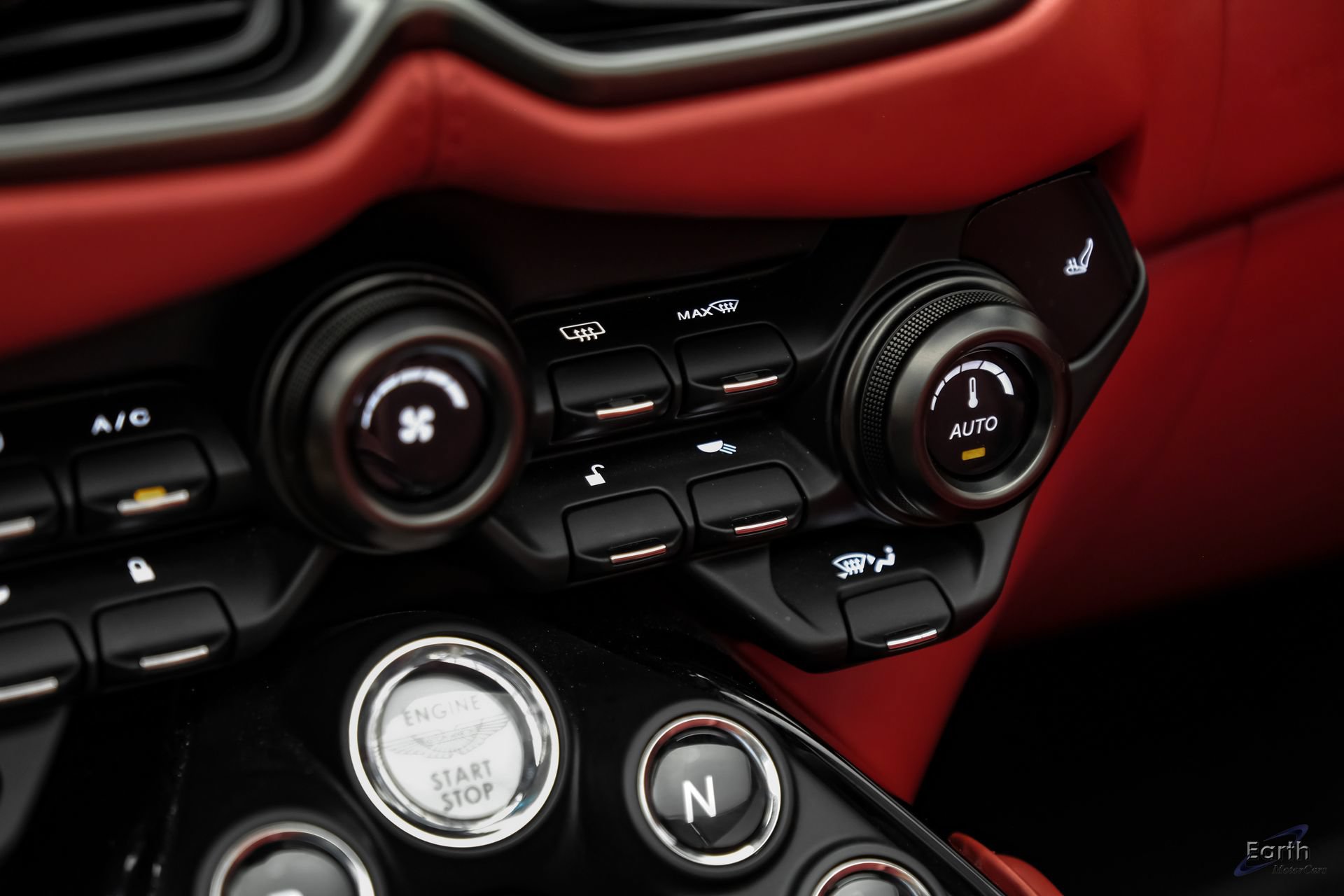 Used 2022 Aston Martin V8 Vantage Roadster RWD image 80