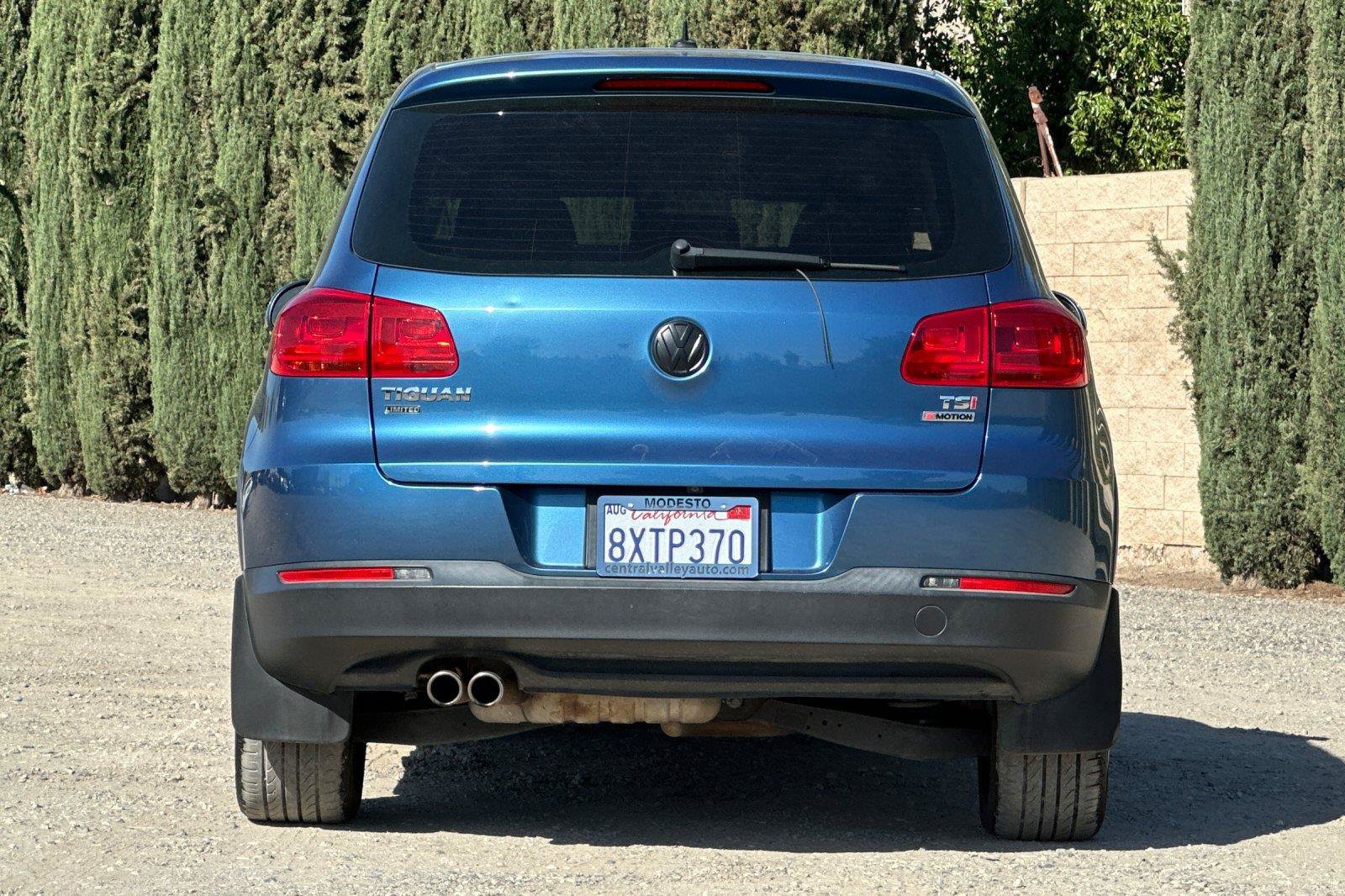 Used 2017 Volkswagen Tiguan Limited w/ Alloy Wheels Package AWD/4WD image 4