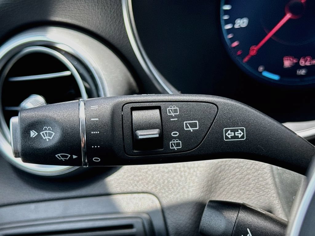 Used 2022 Mercedes-Benz GLC 300 image 12