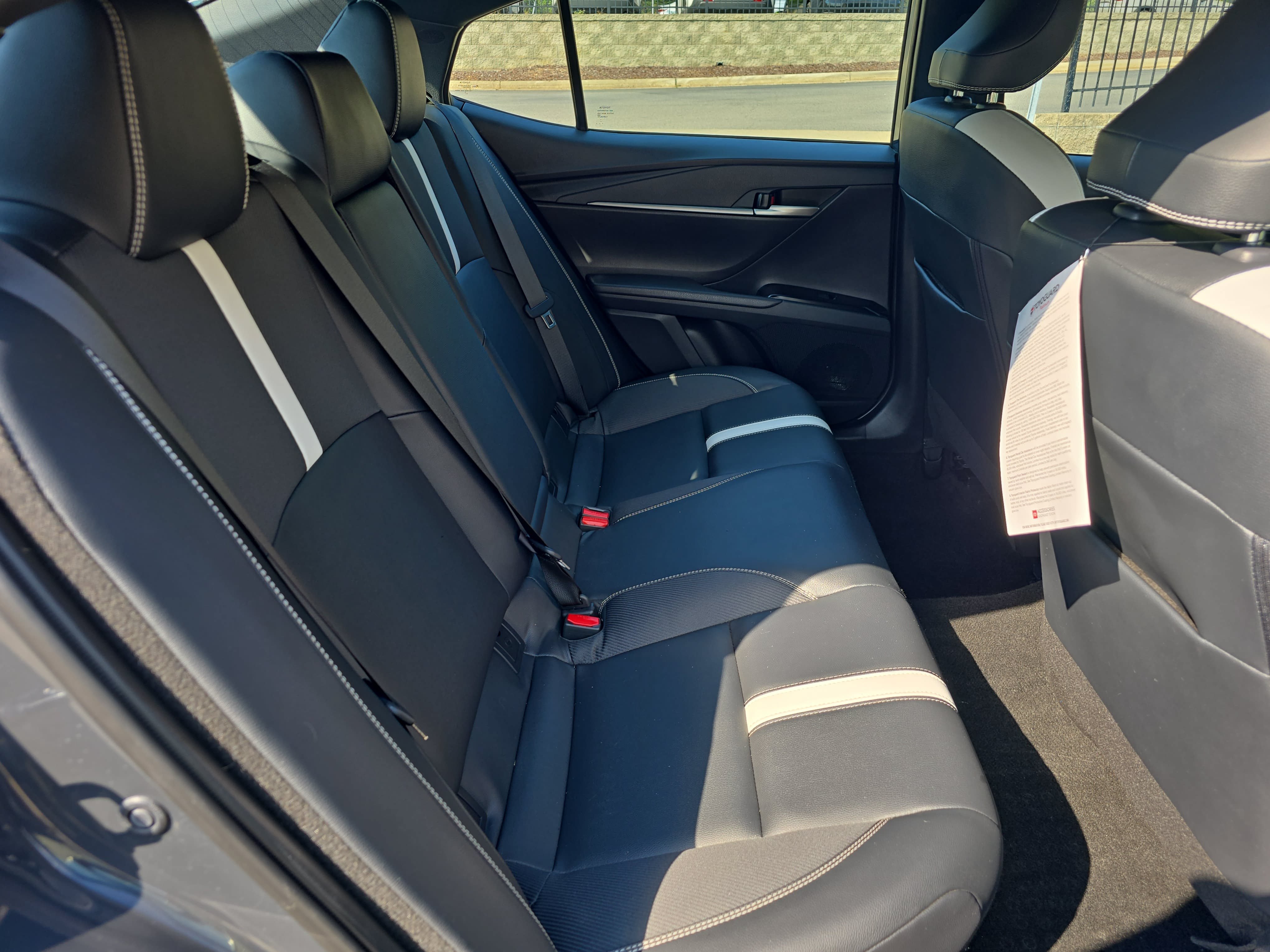 Used 2025 Toyota Camry SE w/ Convenience Package FWD image 12