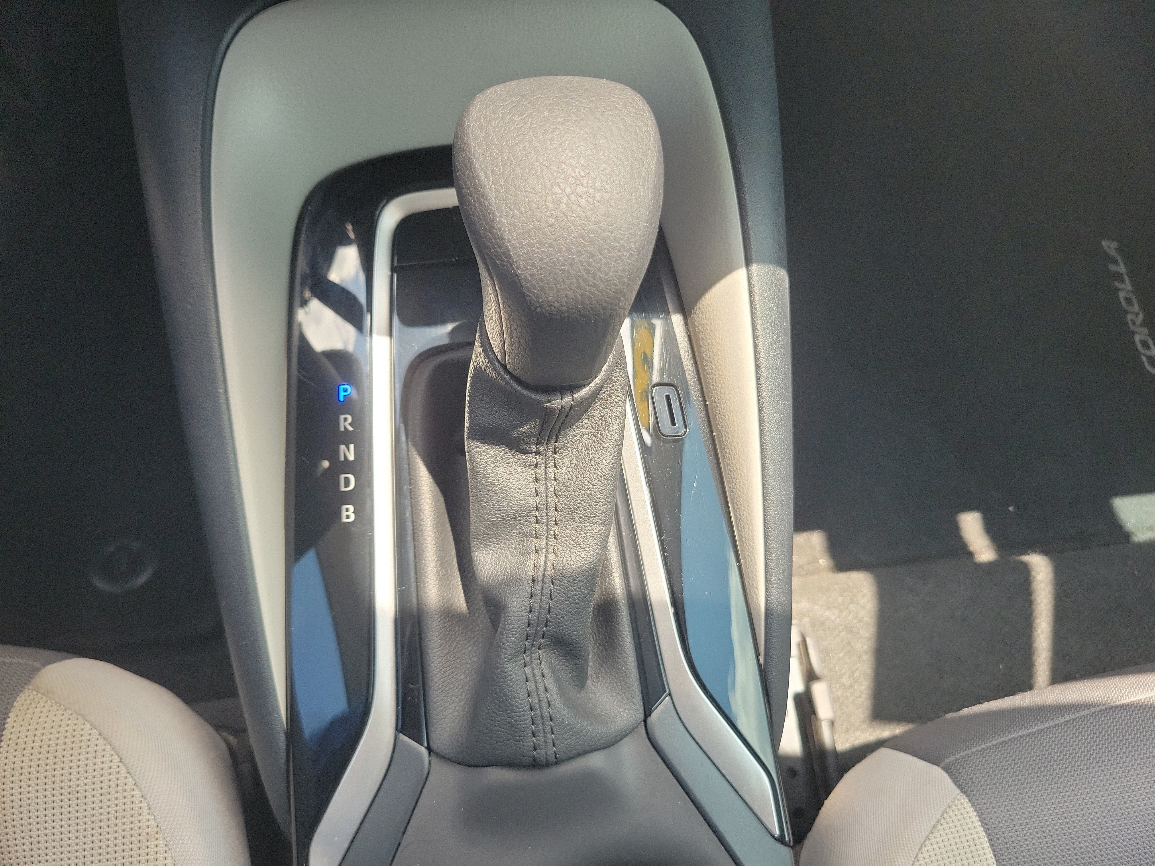 Used 2023 Toyota Corolla LE FWD image 25