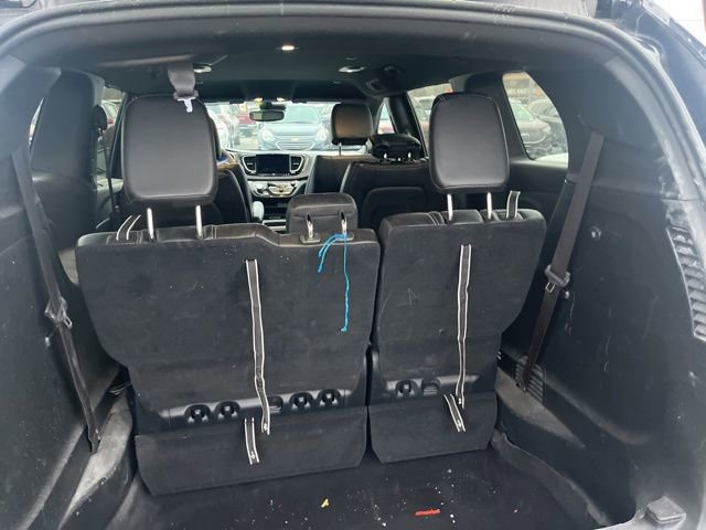 Used 2025 Chrysler Pacifica Select image 20