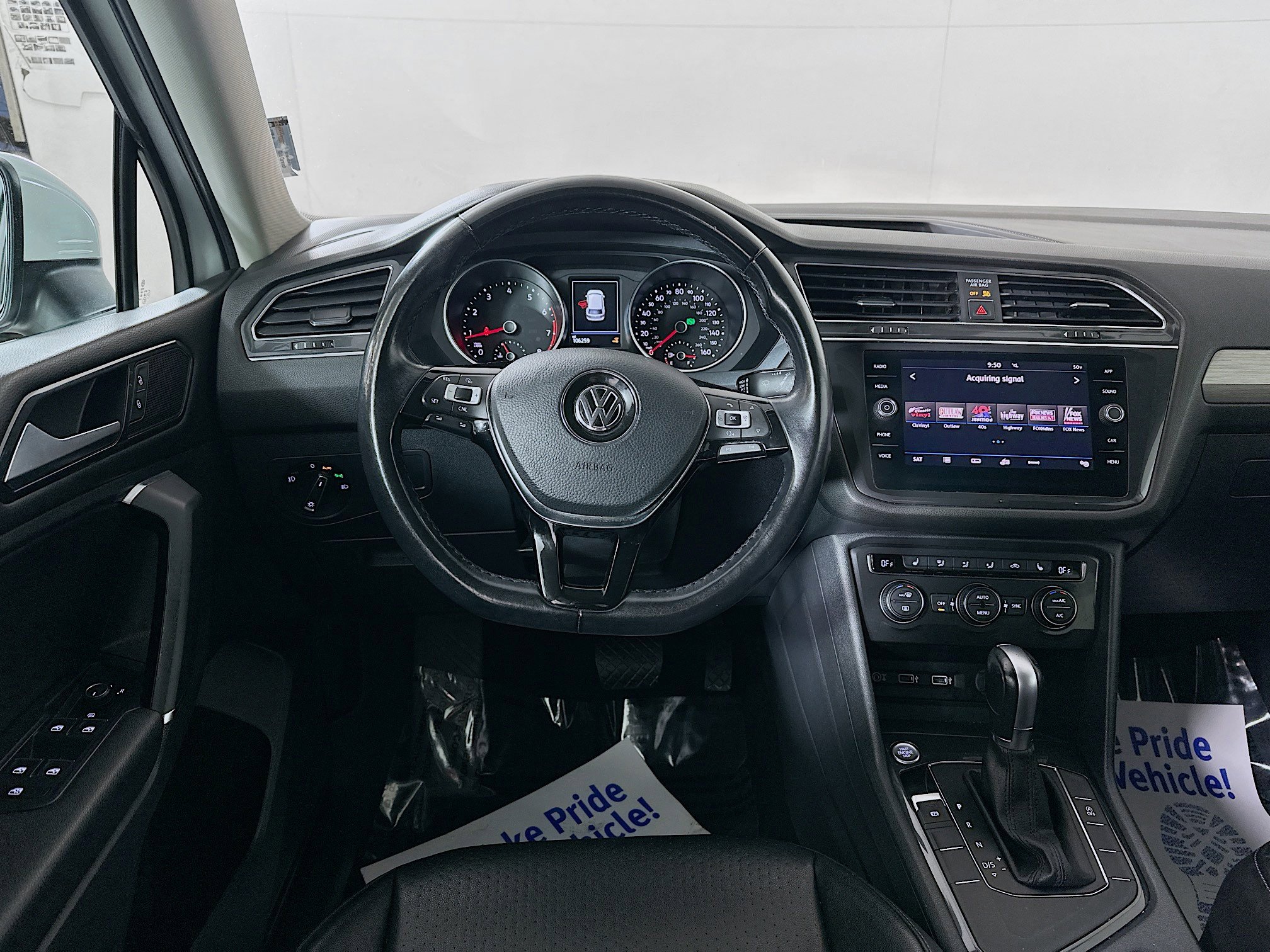Used 2018 Volkswagen Tiguan SE w/ Front Fog Lights Package FWD image 22