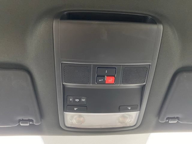 Used 2015 Volkswagen Beetle 1.8T Classic FWD image 22