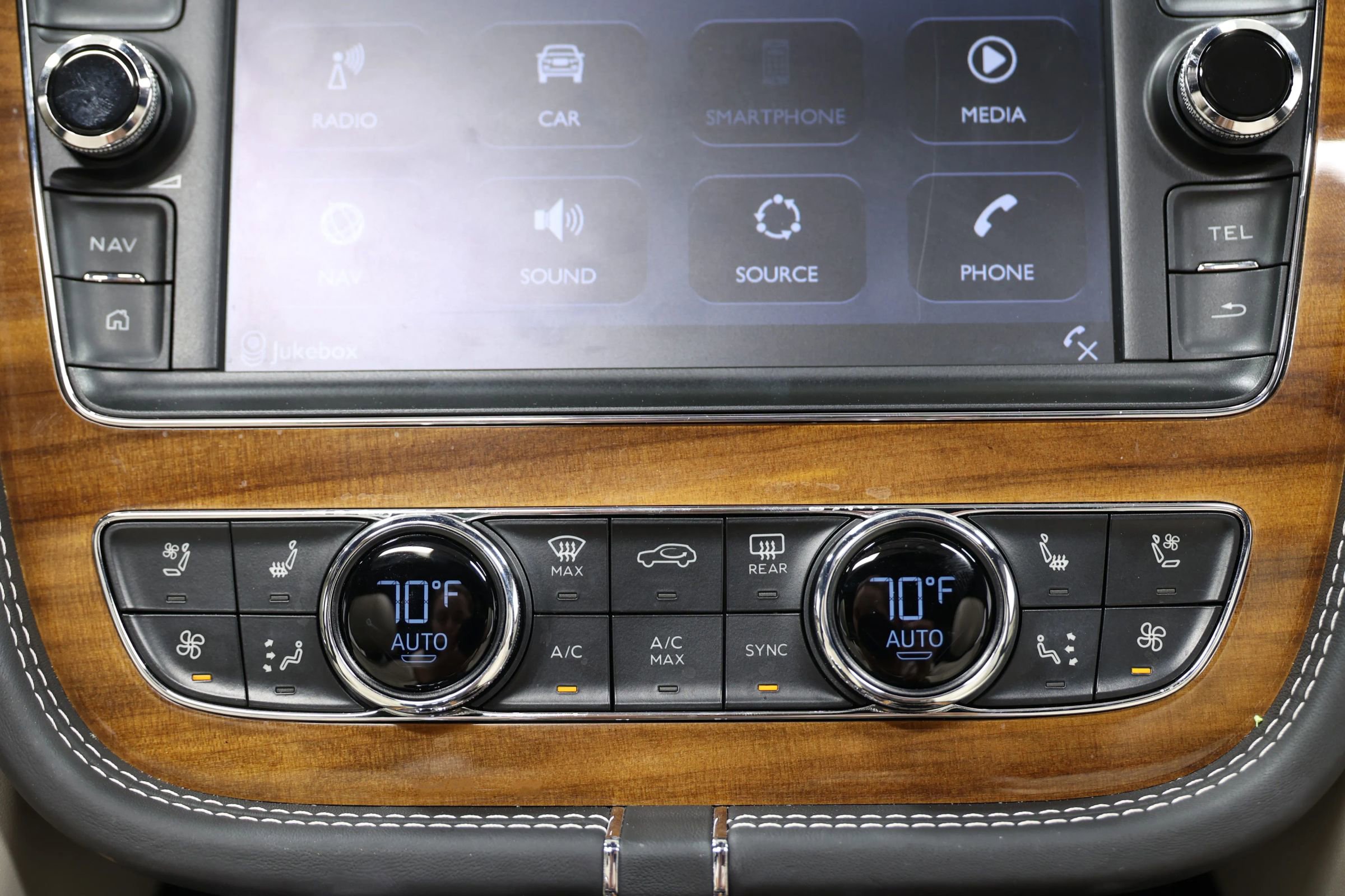 Used 2018 Bentley Bentayga Onyx Edition AWD/4WD image 48