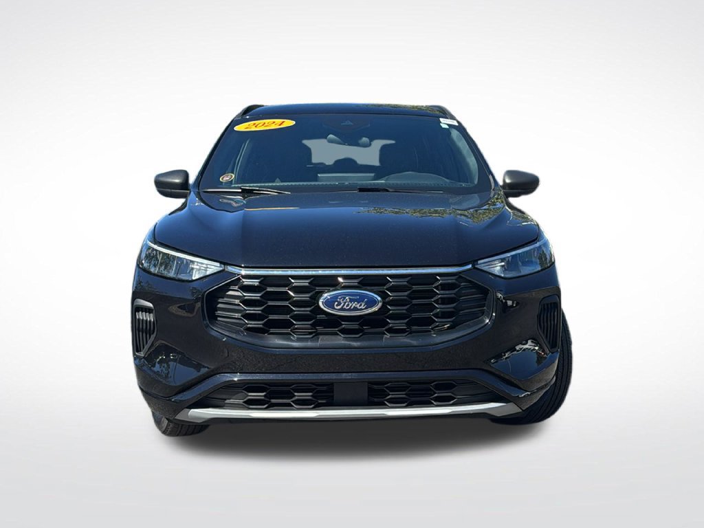 Used 2024 Ford Escape ST-Line w/ Tech Pack #1 AWD/4WD image 2