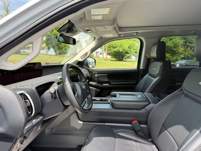 Used 2025 Ford Expedition Max Platinum AWD/4WD image 6