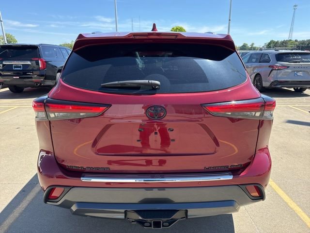 Used 2021 Toyota Highlander Limited AWD/4WD image 8