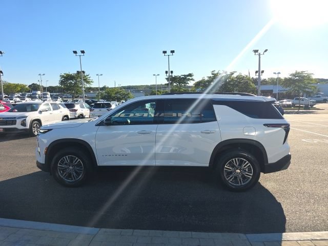 New 2027 Chevrolet Traverse LT w/ Driver Confidence Package FWD image 5
