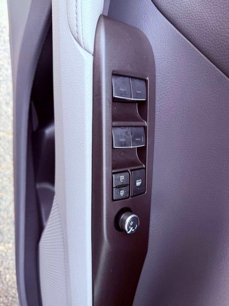 Used 2024 Toyota Camry XLE image 18