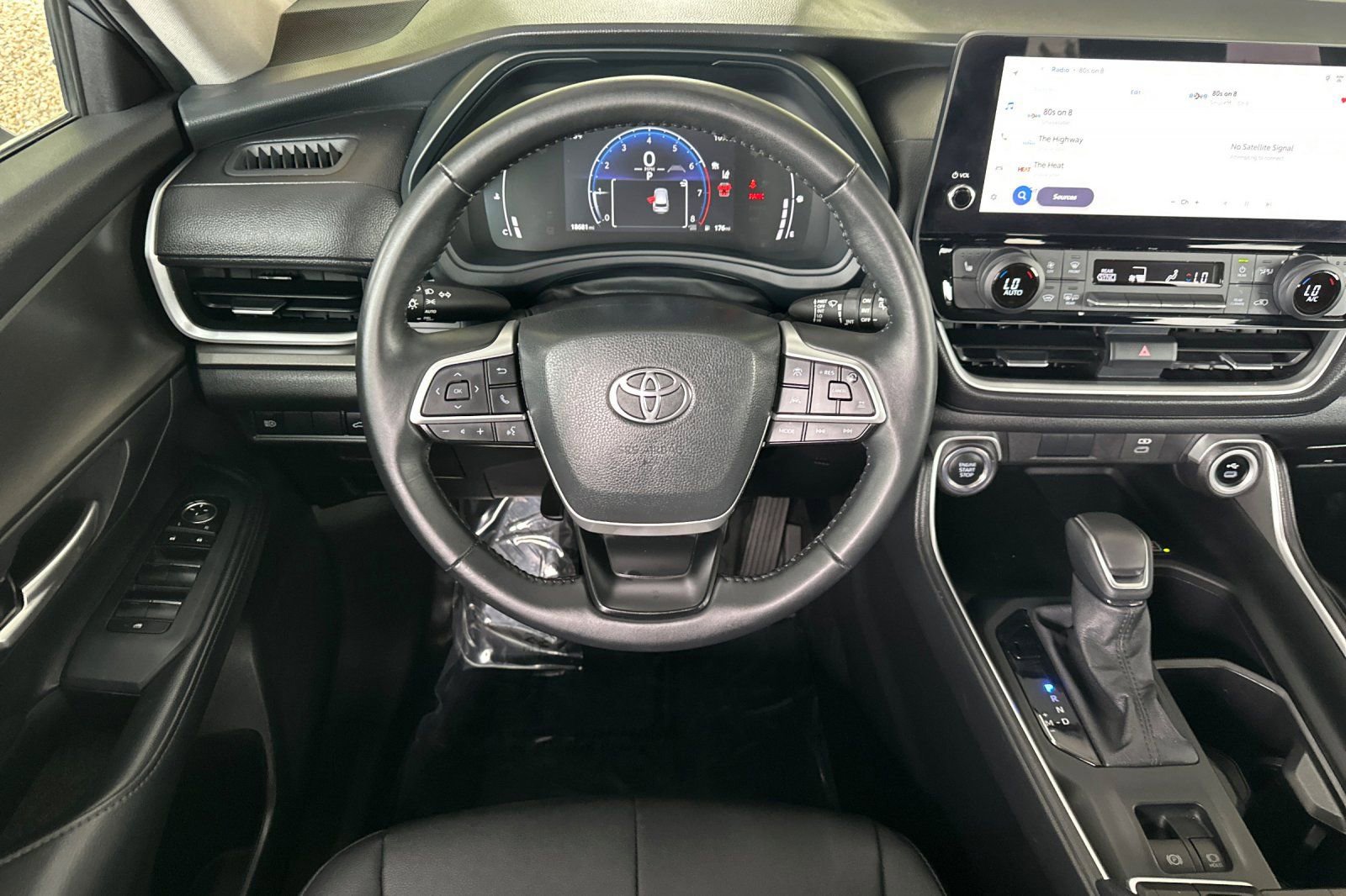 Used 2025 Toyota Grand Highlander FWD image 17