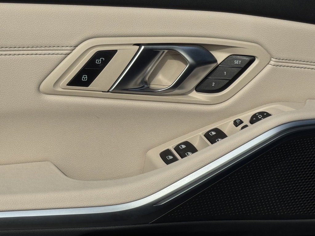 Used 2025 BMW 330i Sedan w/ Premium Package image 18