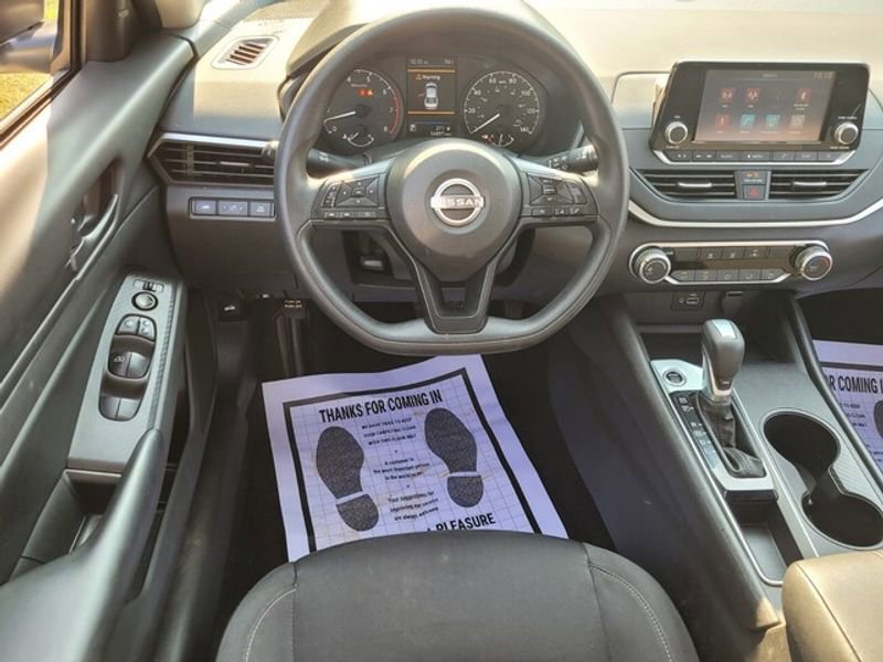 Used 2024 Nissan Altima 2.5 S image 8