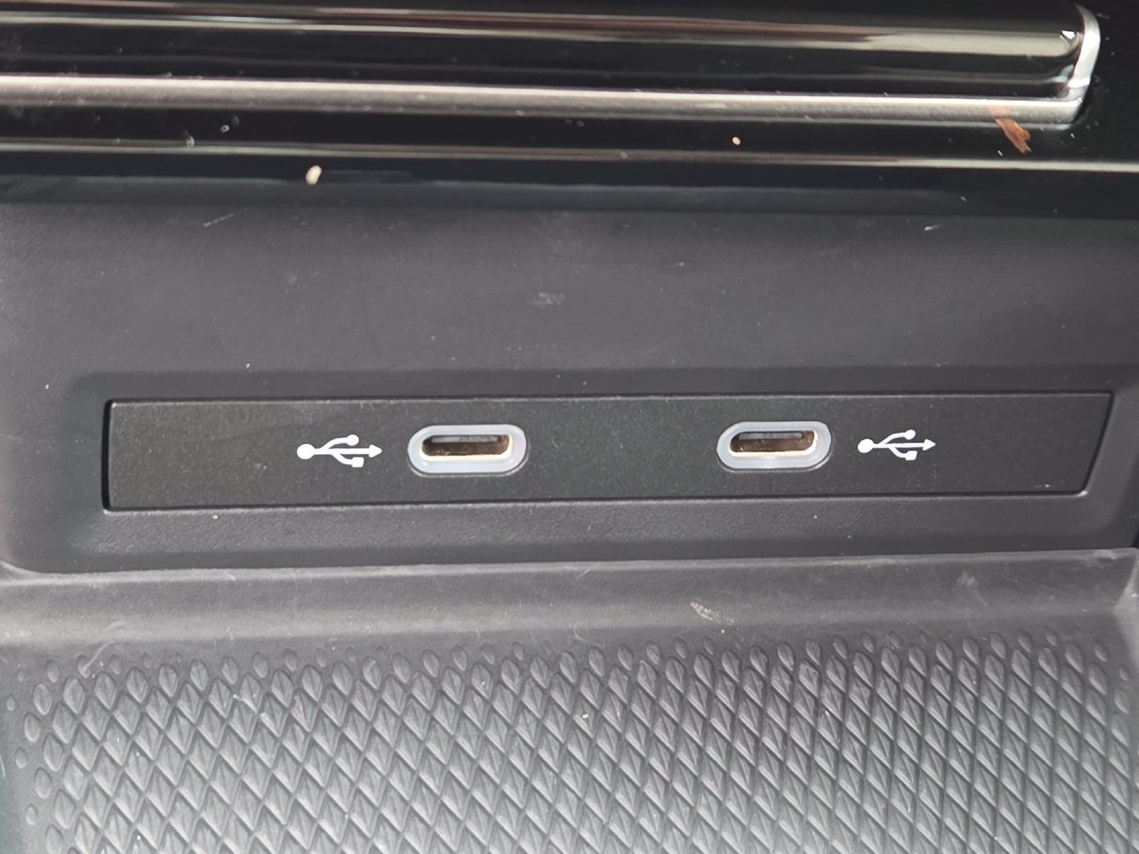 Used 2024 Volkswagen Atlas SE FWD image 18