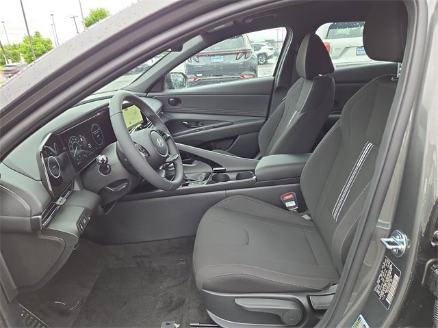 New 2025 Hyundai Elantra SEL image 23