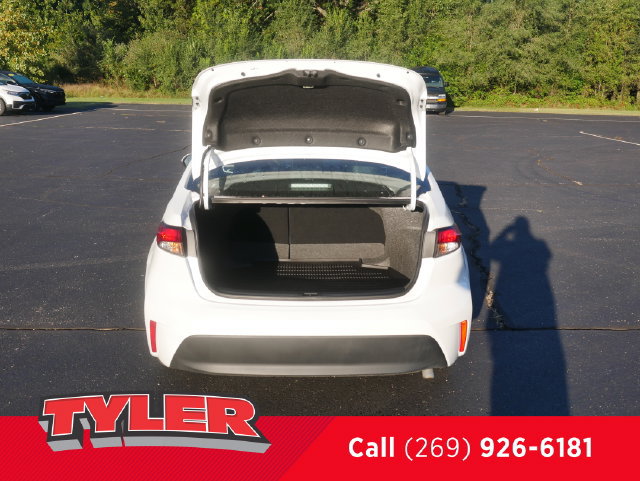 Used 2025 Toyota Corolla LE w/ LE Premium Package FWD image 16