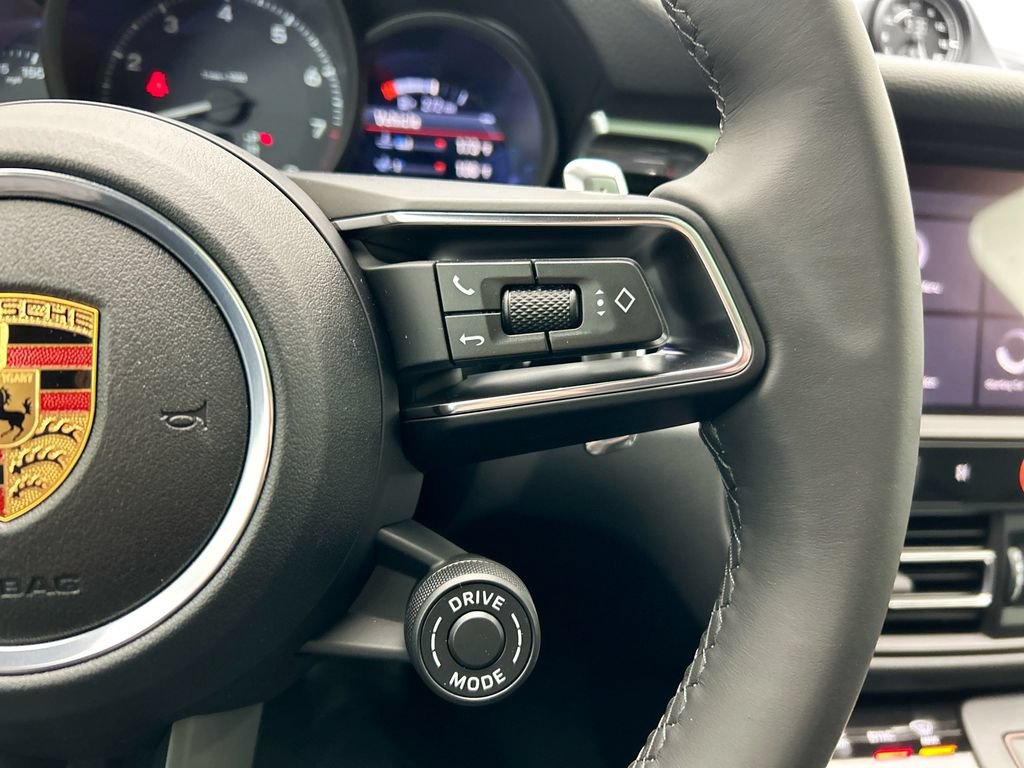 Used 2026 Porsche Macan AWD/4WD image 15
