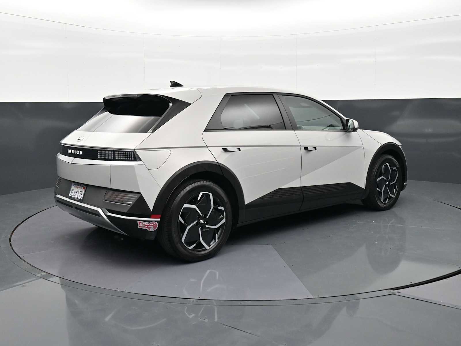 Used 2024 Hyundai Ioniq 5 SEL image 5