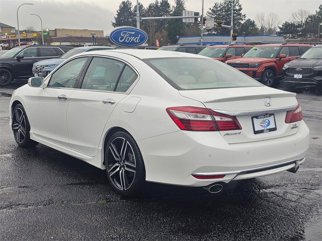 Used 2016 Honda Accord Touring image 5