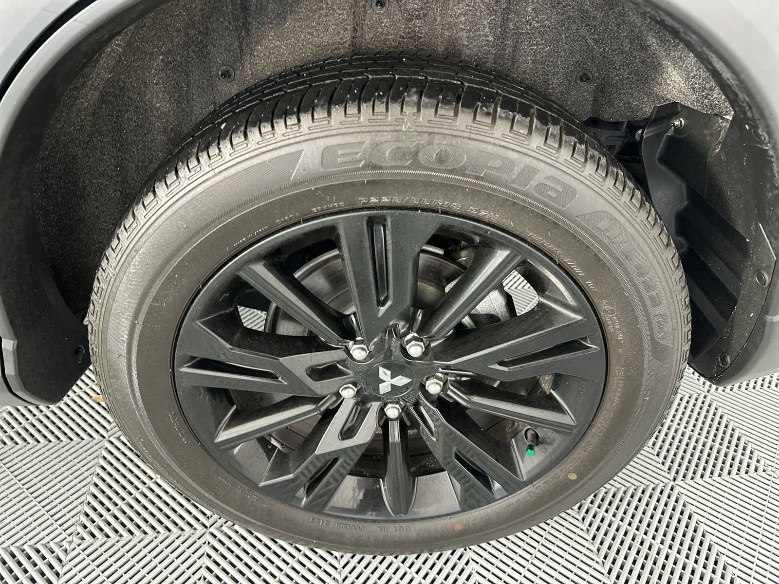 Used 2024 Mitsubishi Eclipse Cross LE image 10