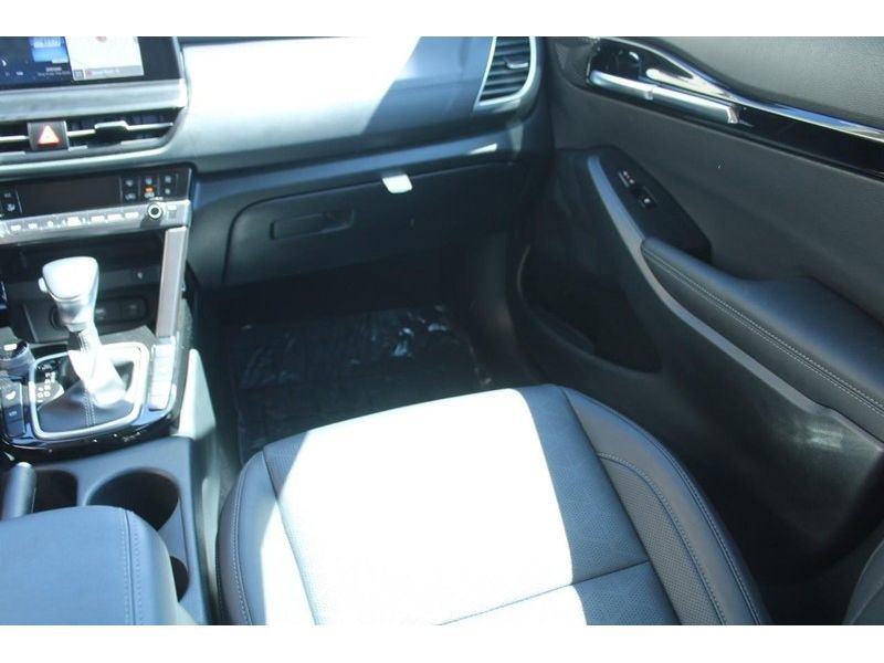 Used 2025 Kia Seltos EX AWD/4WD image 17