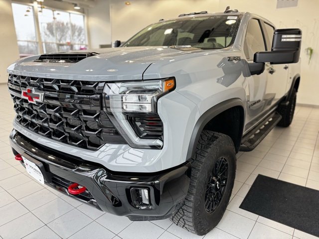 Used 2024 Chevrolet Silverado 2500 ZR2 w/ Technology Package image 36