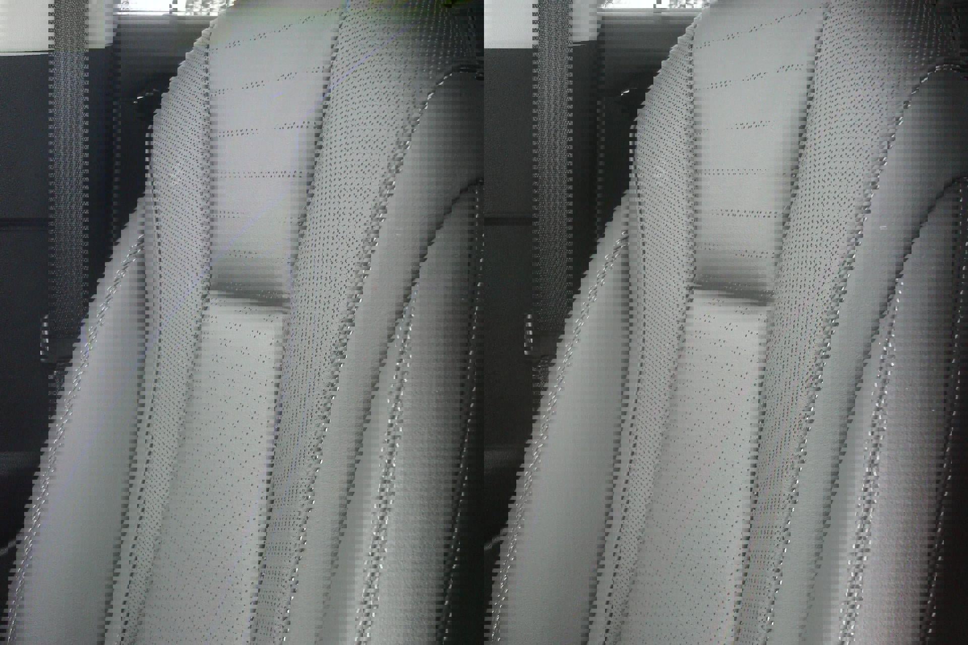 Used 2025 Buick Envision Preferred image 23