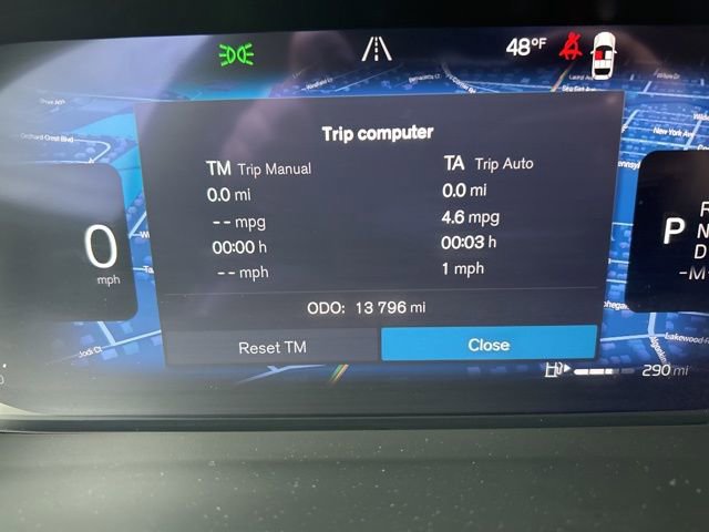 Certified 2025 Volvo XC40 B5 Plus image 21