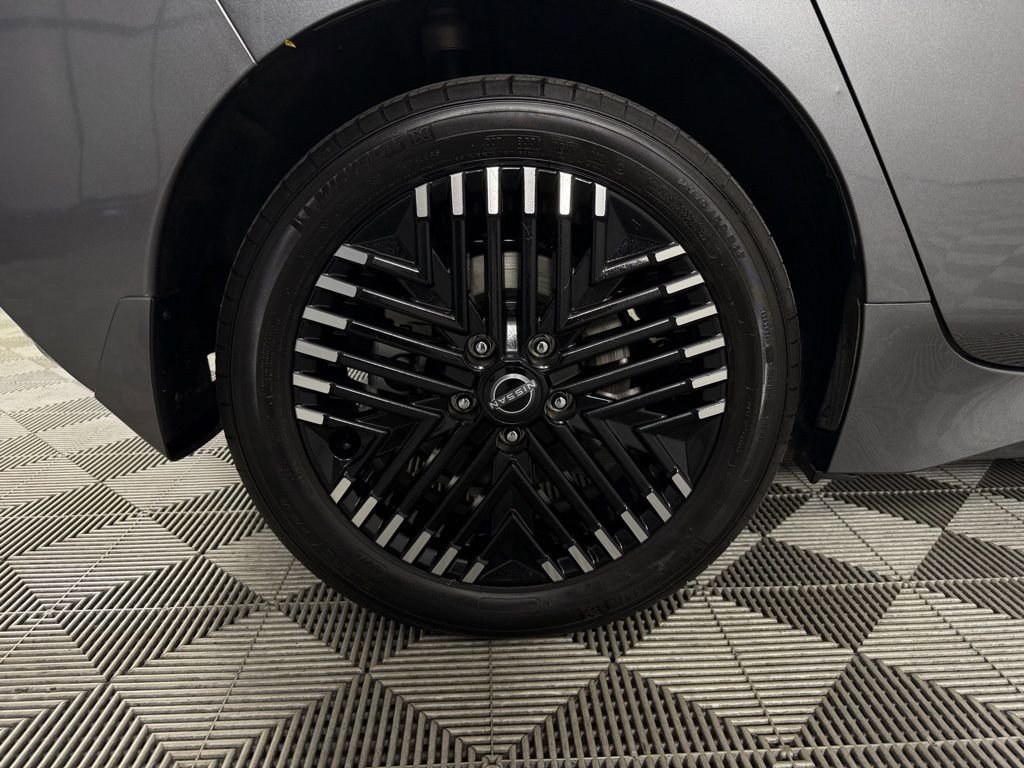 Used 2025 Nissan Leaf SV Plus image 11