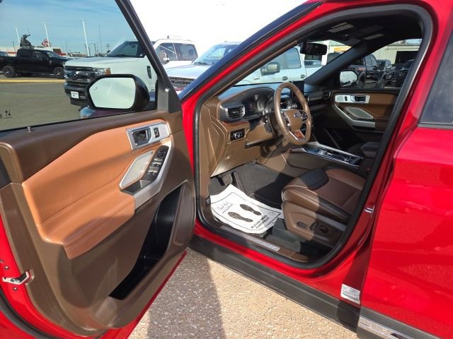 Certified 2024 Ford Explorer King Ranch w/ Technology Package AWD/4WD image 24