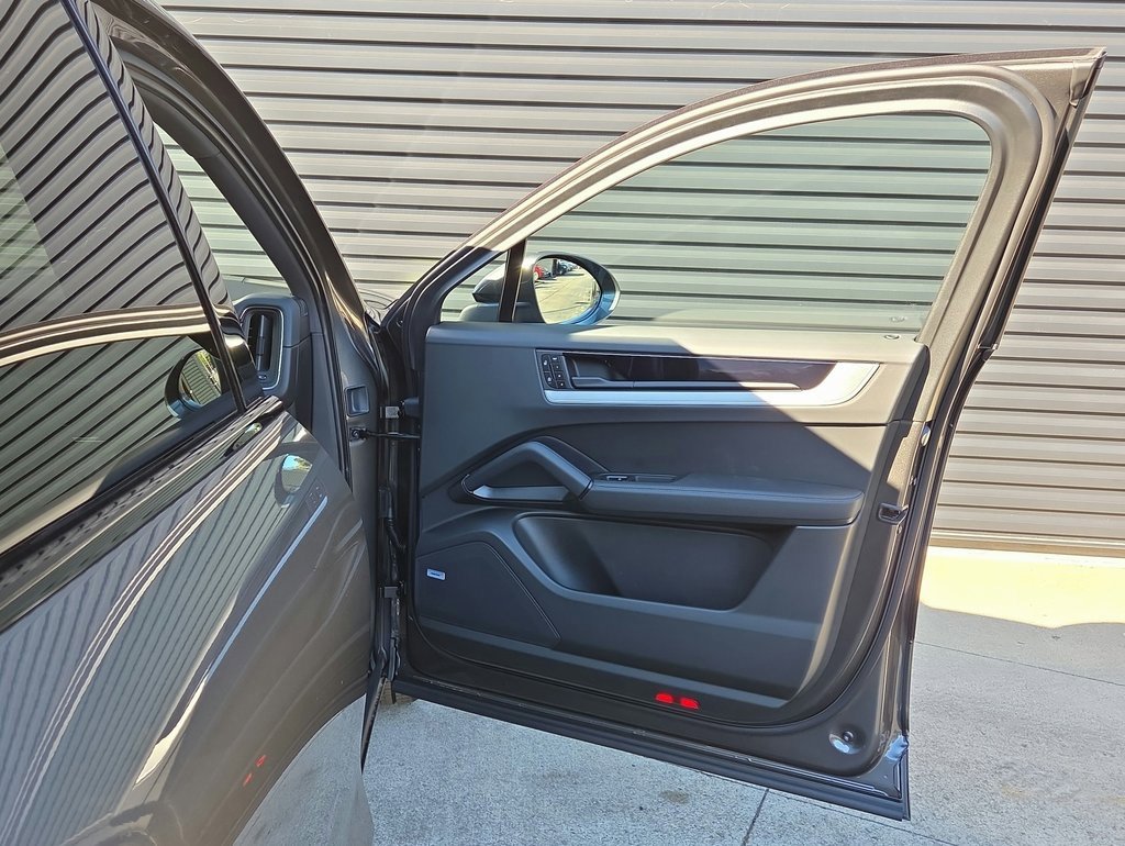 New 2026 Porsche Cayenne Coupe image 20