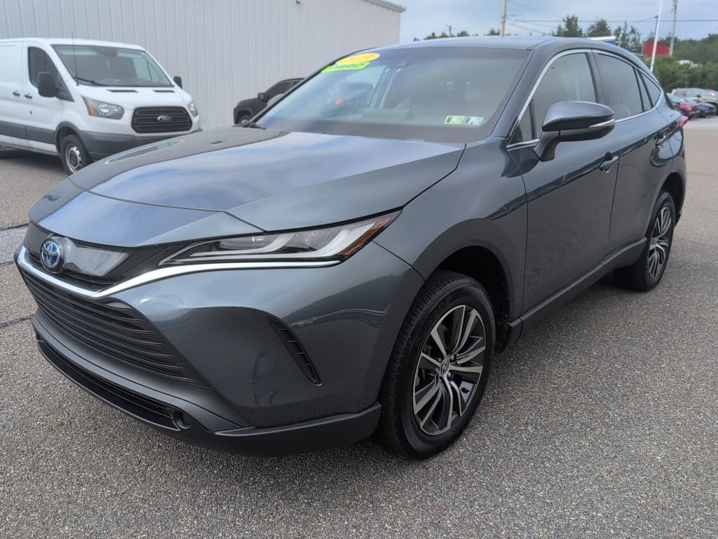 Certified 2023 Toyota Venza LE AWD/4WD image 2