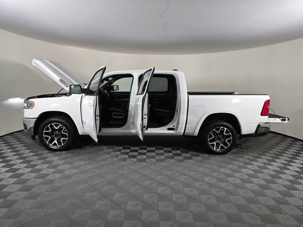 Used 2025 RAM 1500 Laramie image 16
