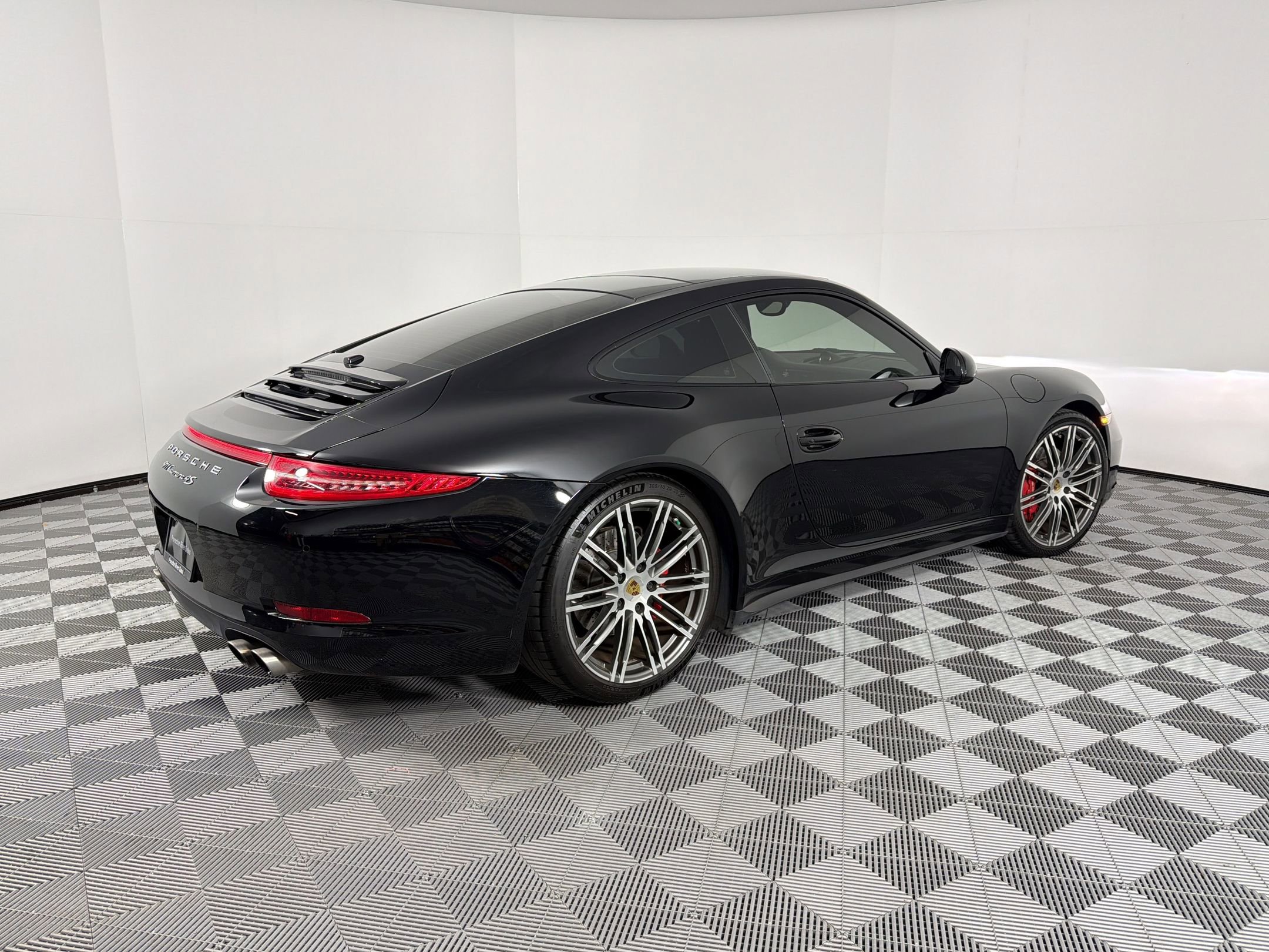 Certified 2015 Porsche 911 Carrera 4S AWD/4WD image 9